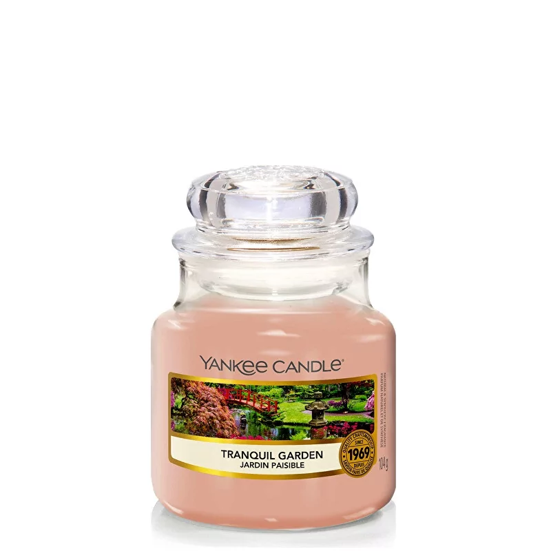 Aromatická svíčka Classic malá Tranquil Garden Yankee Candle - 104 g