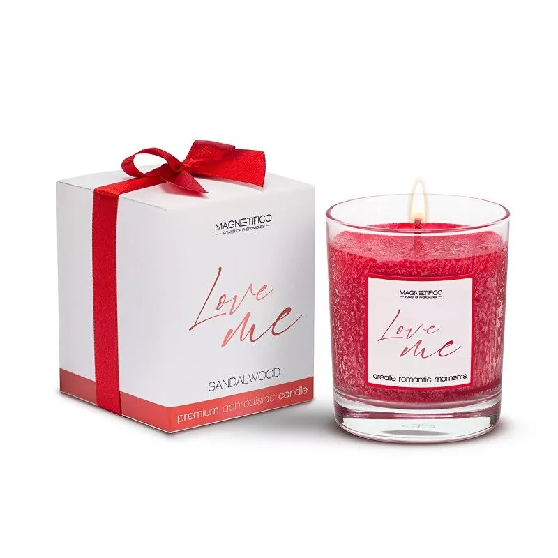 Vonná svíčka Love me Sandalwood (Scented Candle) Magnetifico Power Of Pheromones - 125 g